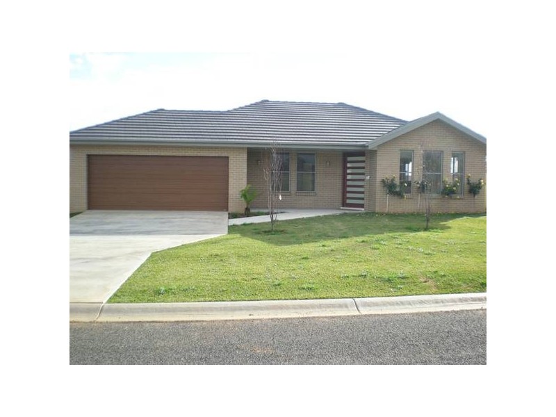12 Bluebell Street (Canowindra), Orange NSW 2800