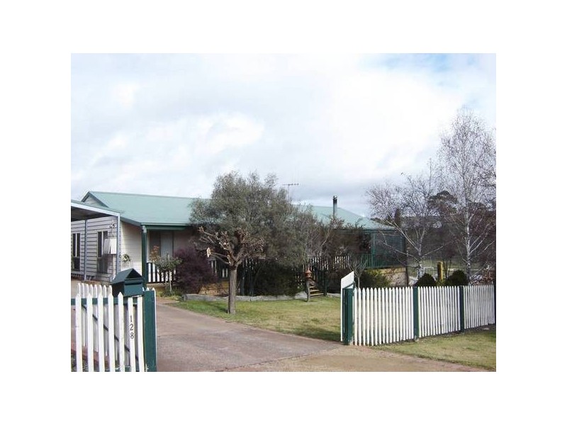 128 Bank Street, Molong NSW 2866