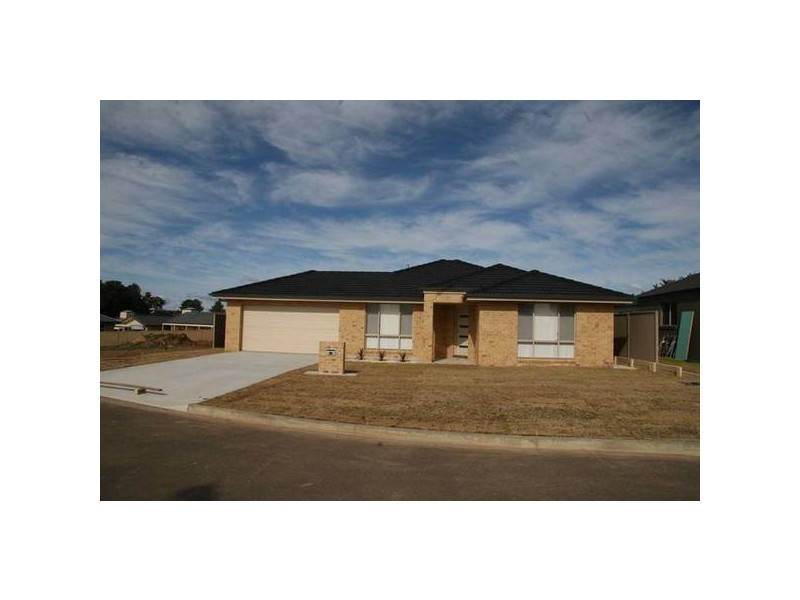 10 Emerald Street, Orange NSW 2800