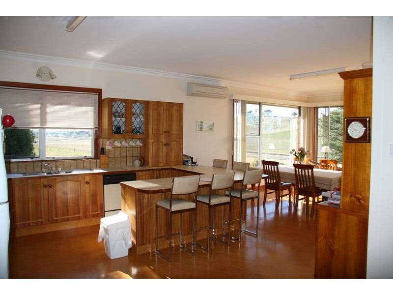 - Millthorpe Road, Orange NSW 2800