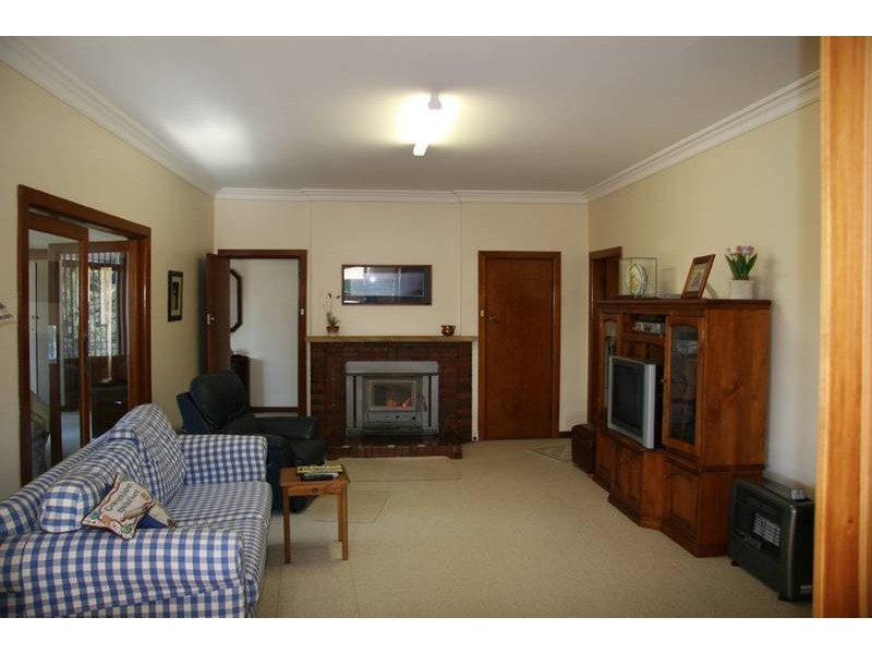 - Millthorpe Road, Orange NSW 2800