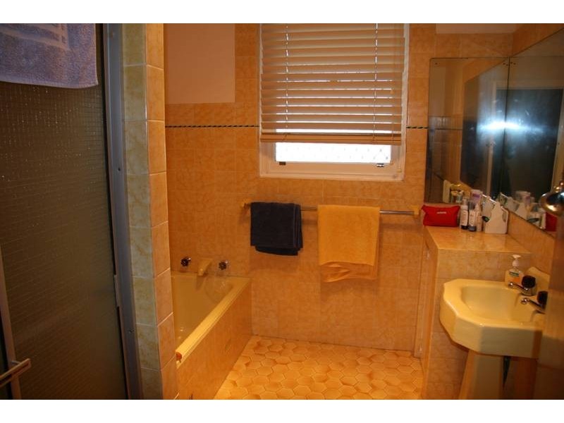 - Millthorpe Road, Orange NSW 2800