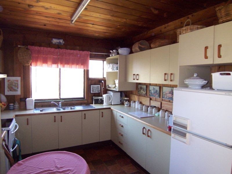 Larras Lee, Molong NSW 2866
