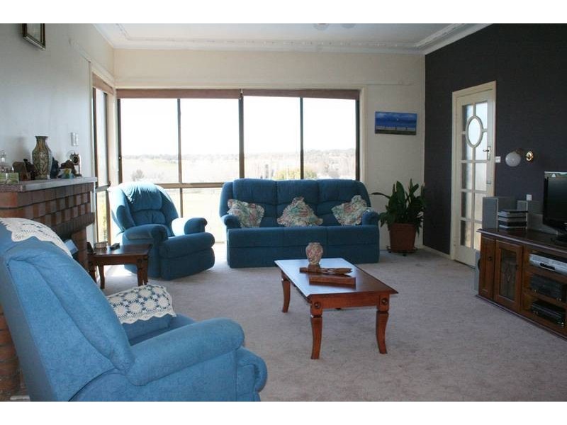 4 Boomey Street, Molong NSW 2866
