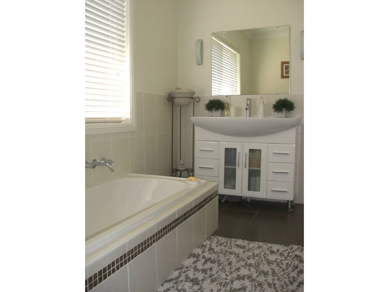 106 Speedy Street, Molong NSW 2866