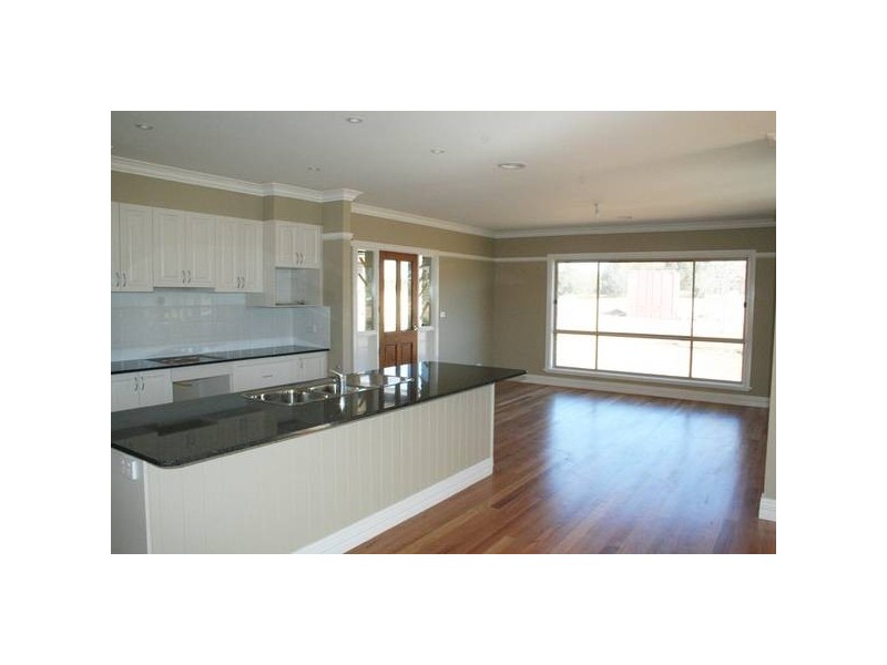 13 Hughes Place, Orange NSW 2800