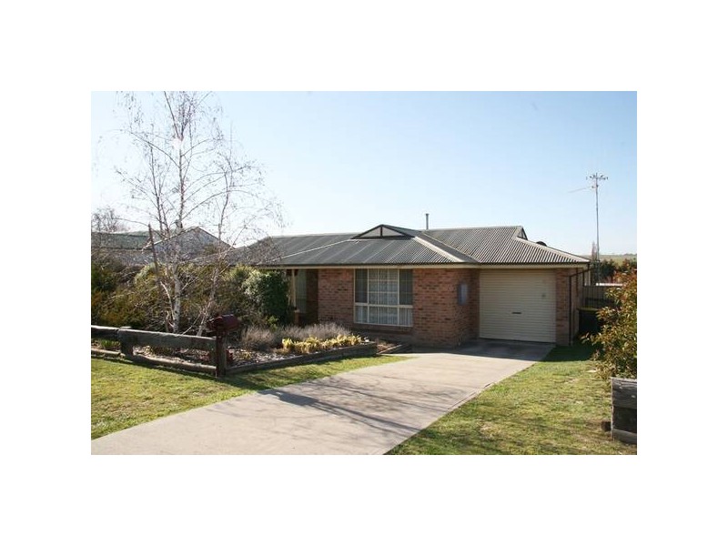 4 Ewin Street, Blayney NSW 2799