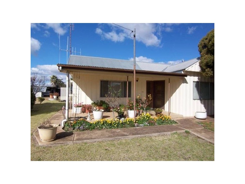 13 Bruce Street, Cumnock NSW 2867