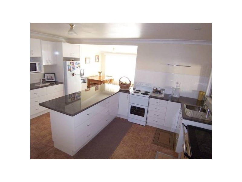 13 Bruce Street, Cumnock NSW 2867