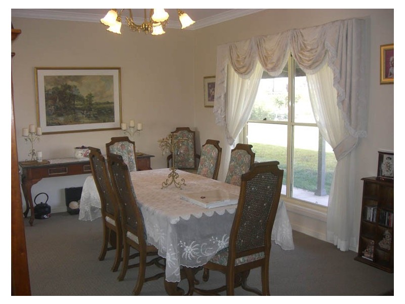 106 Speedy Street (Molong), Orange NSW 2800