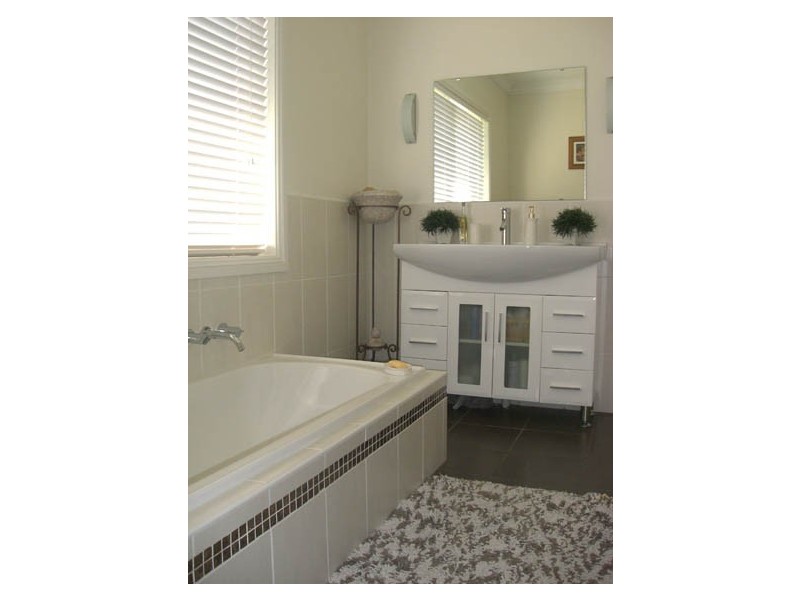 106 Speedy Street (Molong), Orange NSW 2800