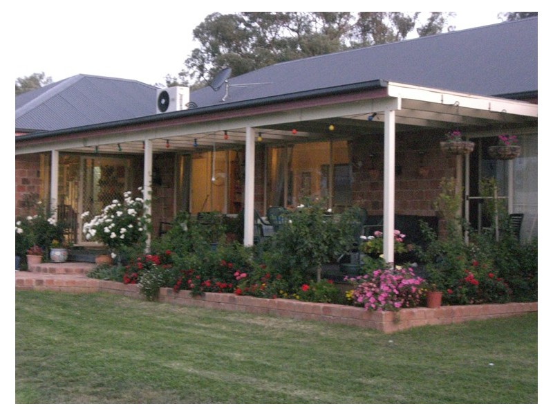 106 Speedy Street (Molong), Orange NSW 2800