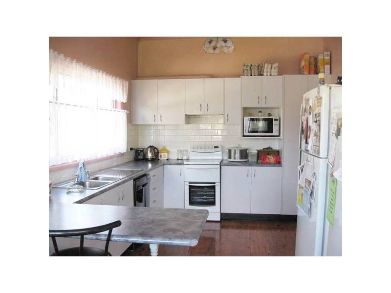 31 Wellington Street, Molong NSW 2866