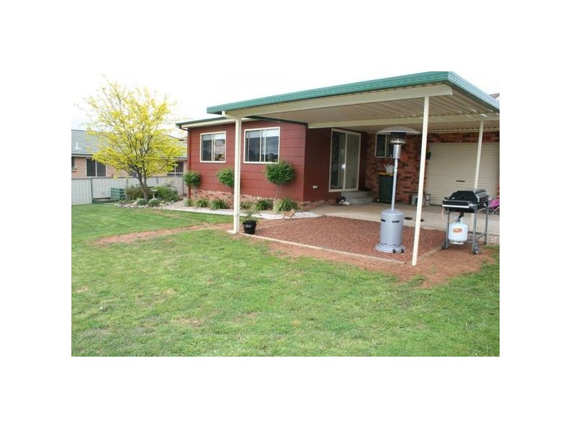 23 Turner Crescent, Orange NSW 2800