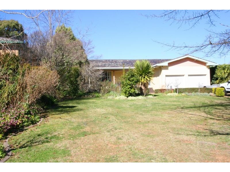 43 Green Lane, Orange NSW 2800