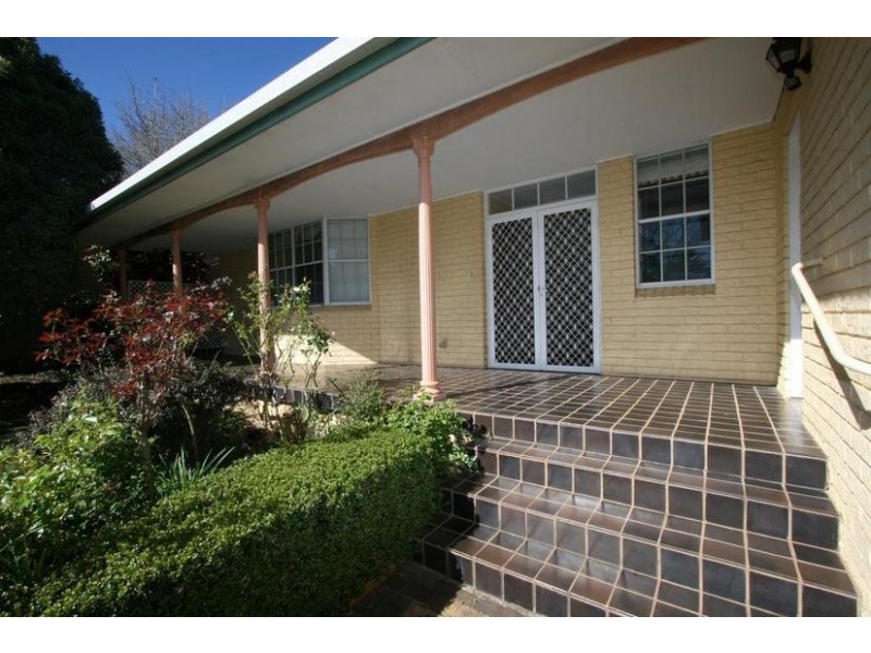 43 Green Lane, Orange NSW 2800