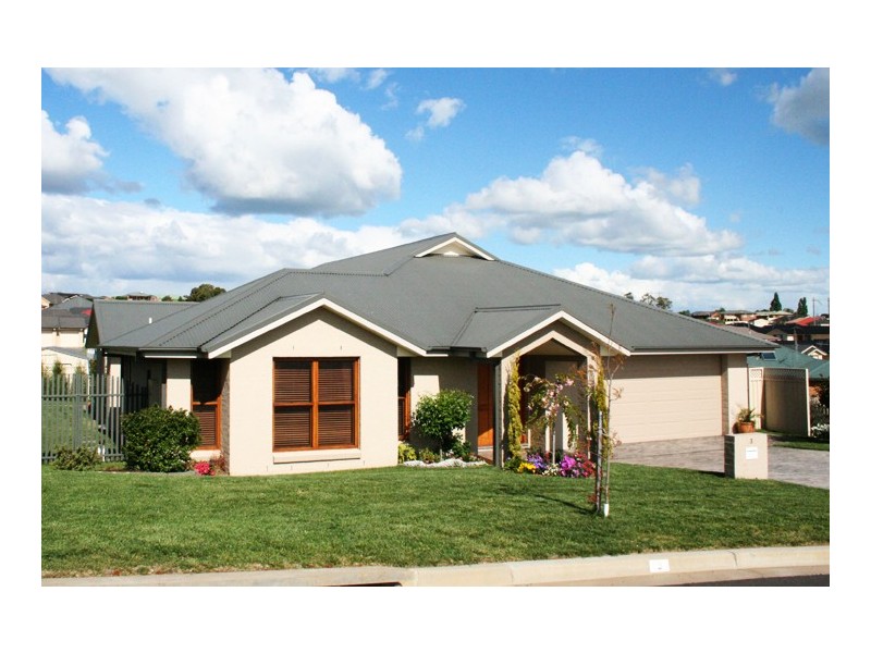 3 Avonlea Place, Orange NSW 2800