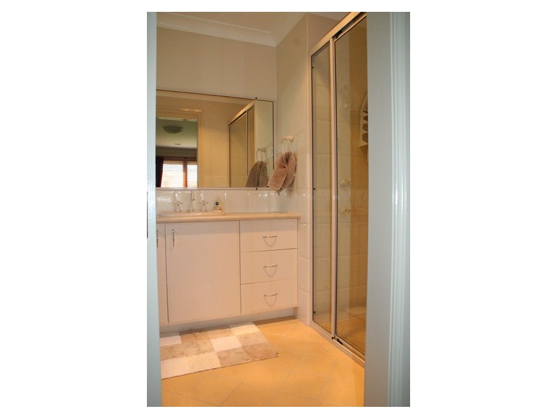 3 Avonlea Place, Orange NSW 2800