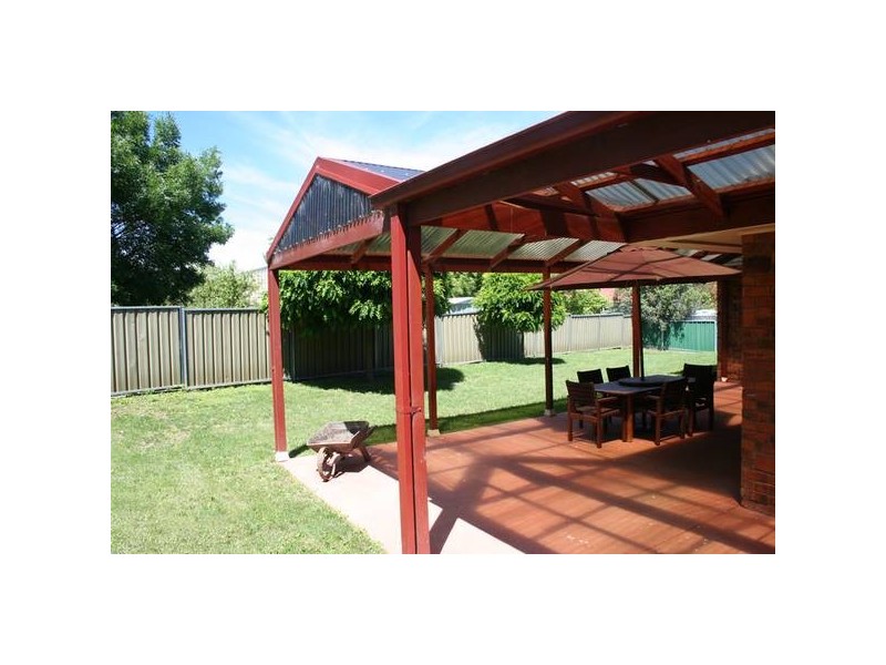 11 Cianfrano Place, Orange NSW 2800