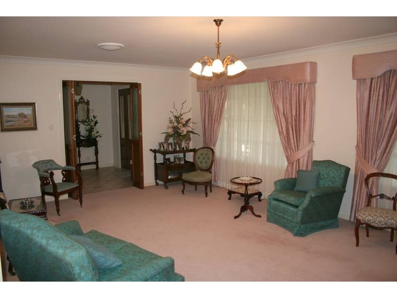 12 Kumali Circuit, Orange NSW 2800