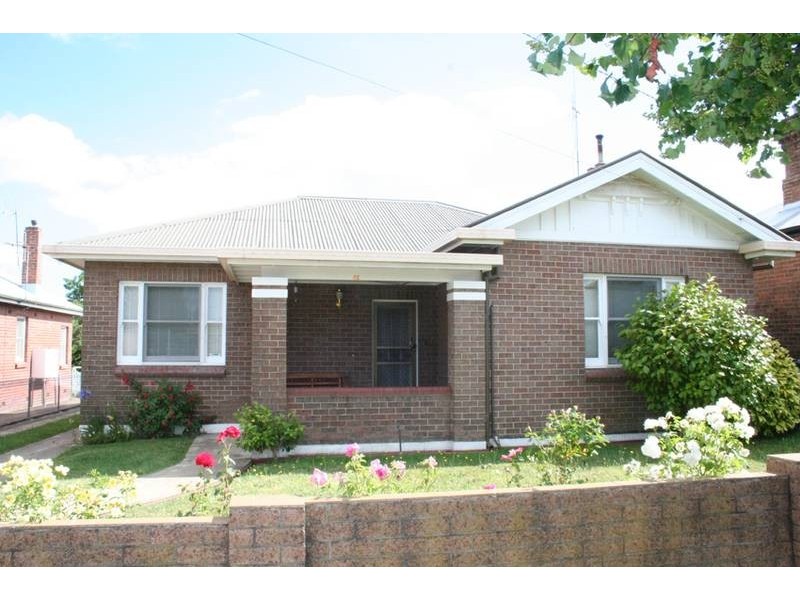 411 Summer Street East, Orange NSW 2800
