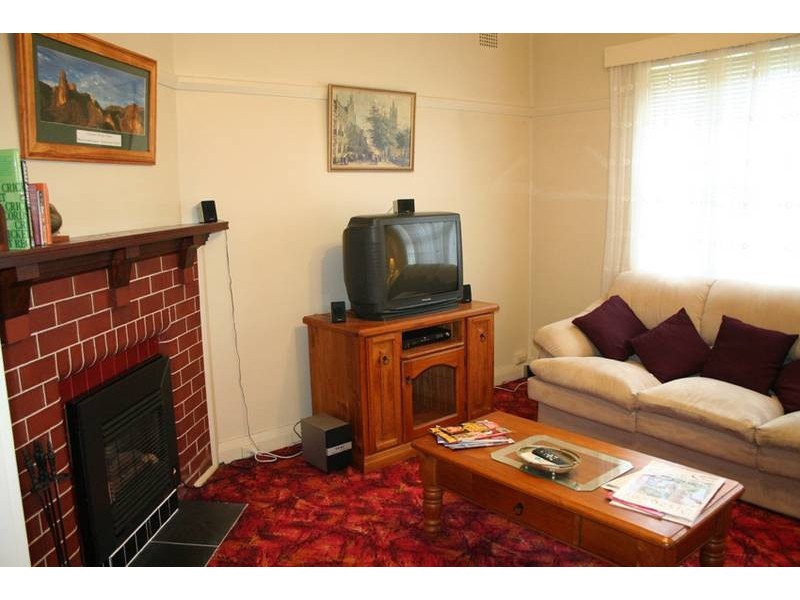 411 Summer Street East, Orange NSW 2800