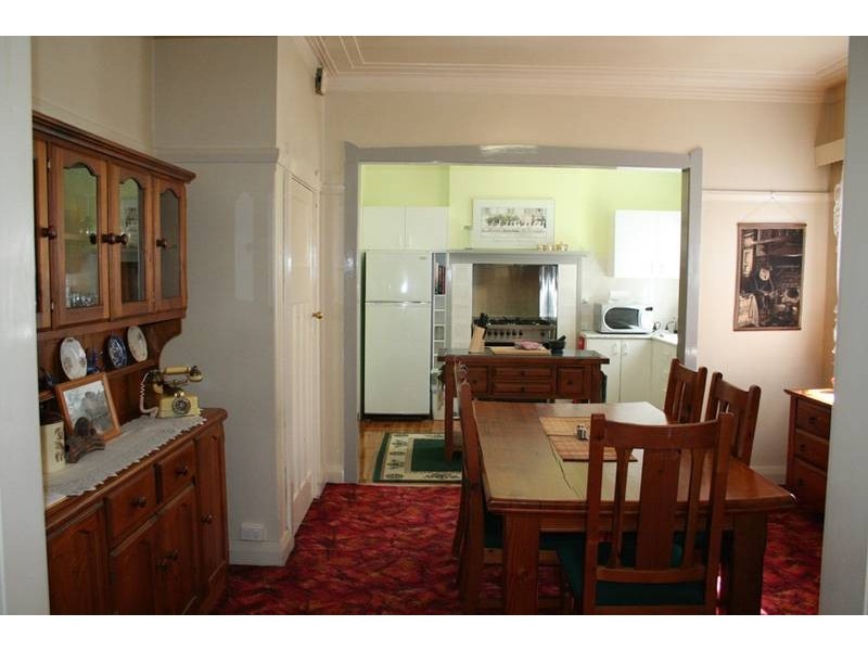 411 Summer Street East, Orange NSW 2800