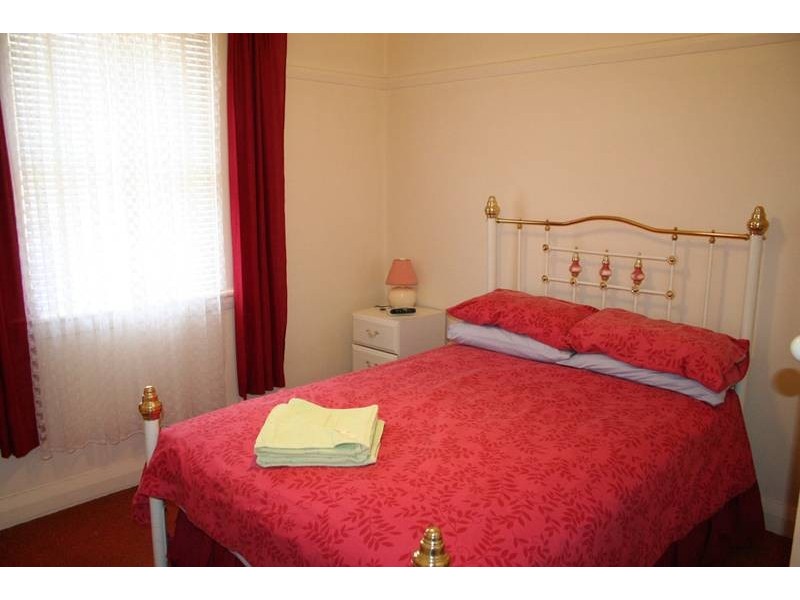 411 Summer Street East, Orange NSW 2800