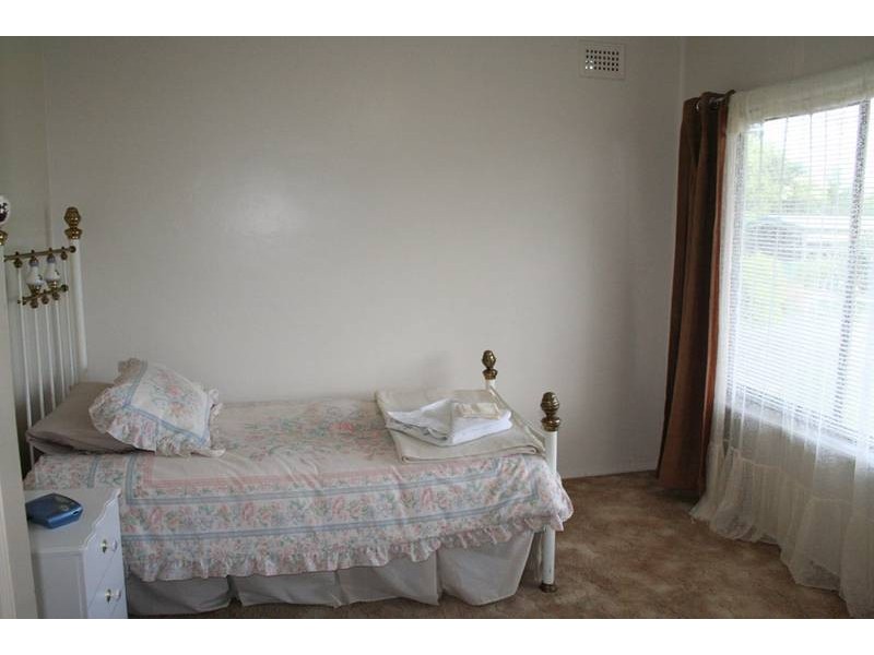 411 Summer Street East, Orange NSW 2800