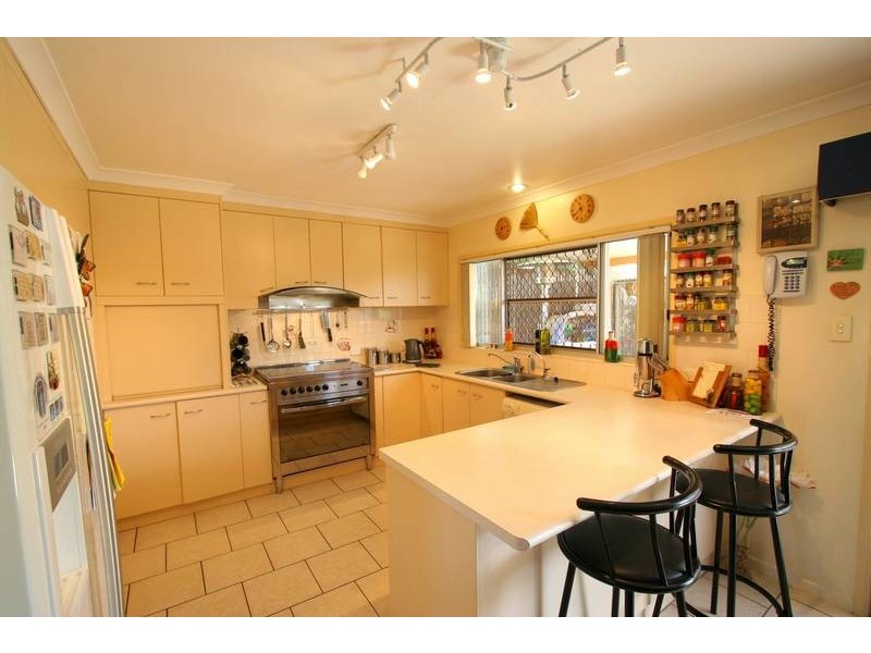 Avenell Heights QLD 4670
