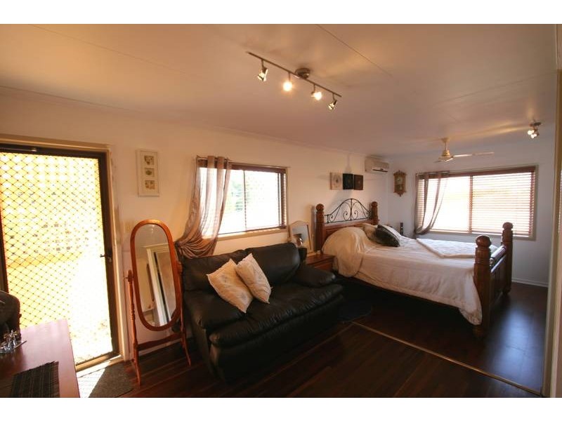 Avenell Heights QLD 4670