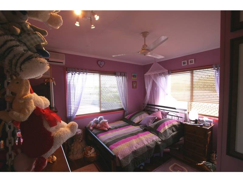 Avenell Heights QLD 4670