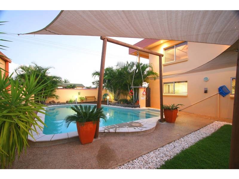 Avenell Heights QLD 4670