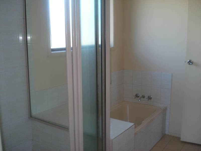 Avenell Heights QLD 4670