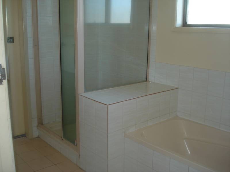 Avenell Heights QLD 4670