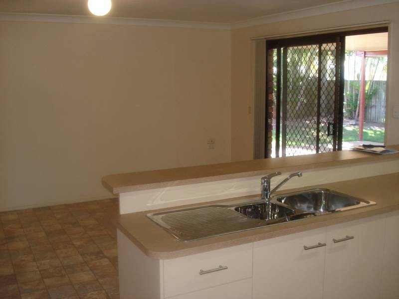 Avenell Heights QLD 4670