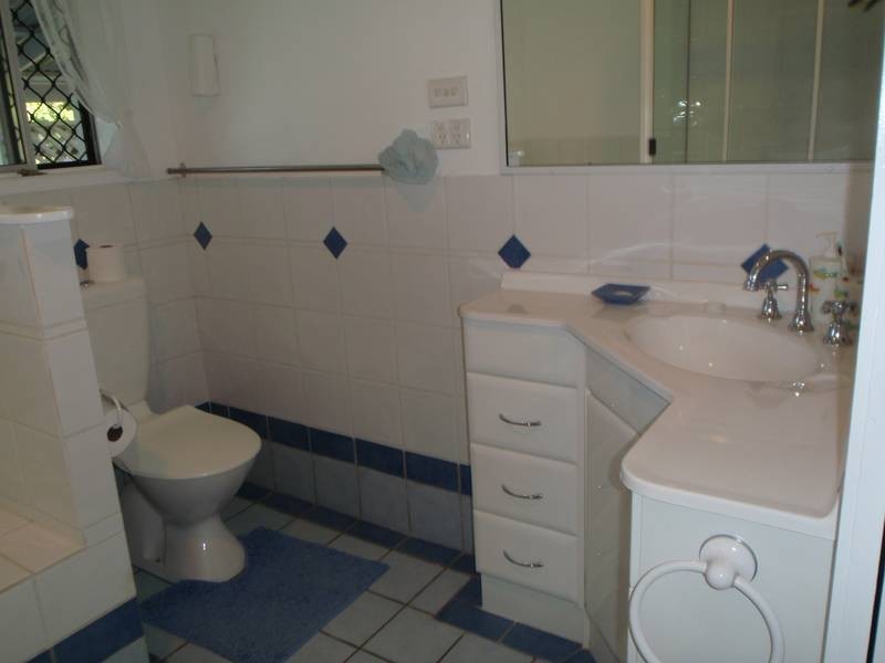 Avenell Heights QLD 4670