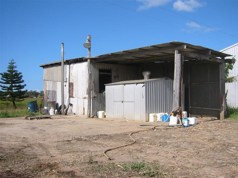 Moore Park Beach QLD 4670