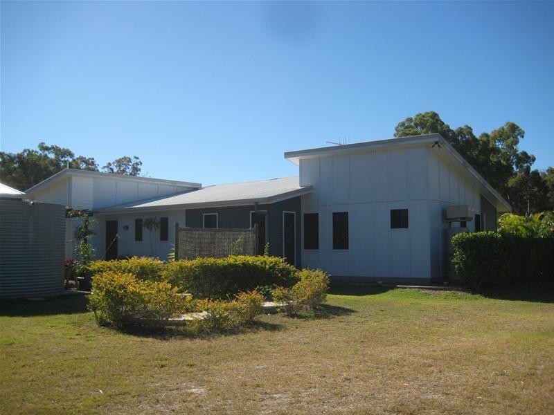 Moore Park Beach QLD 4670