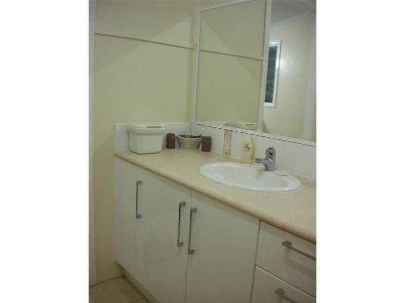 Sharon QLD 4670