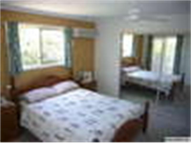 Avenell Heights QLD 4670