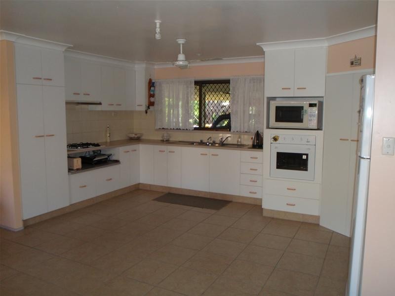 Avenell Heights QLD 4670