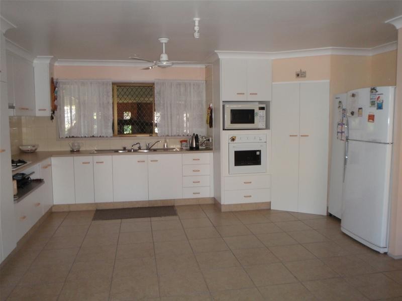 Avenell Heights QLD 4670
