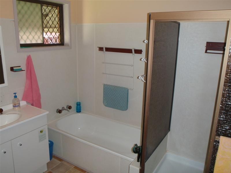 Avenell Heights QLD 4670