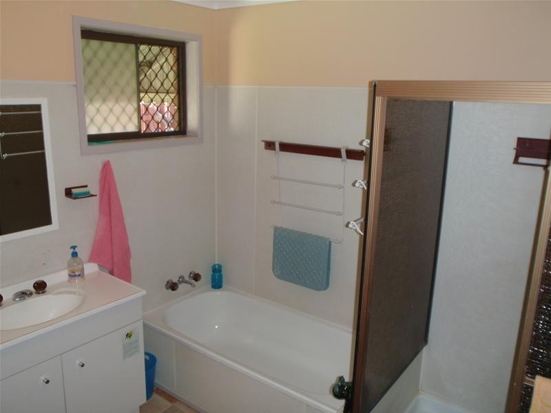 Avenell Heights QLD 4670