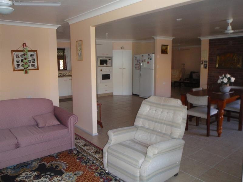 Avenell Heights QLD 4670