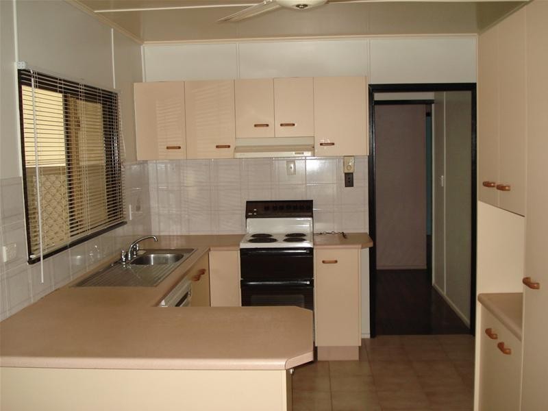 Avenell Heights QLD 4670