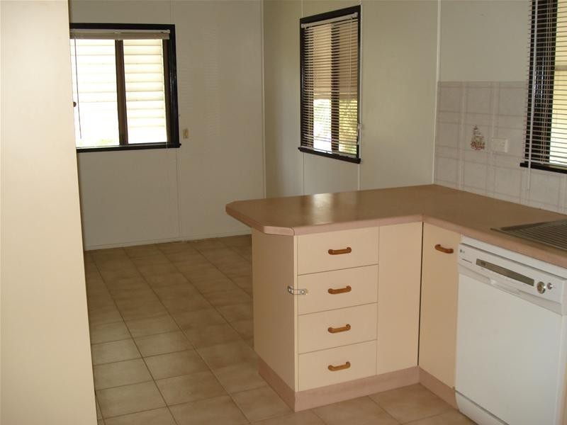 Avenell Heights QLD 4670