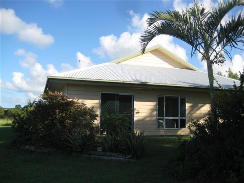 Moore Park Beach QLD 4670