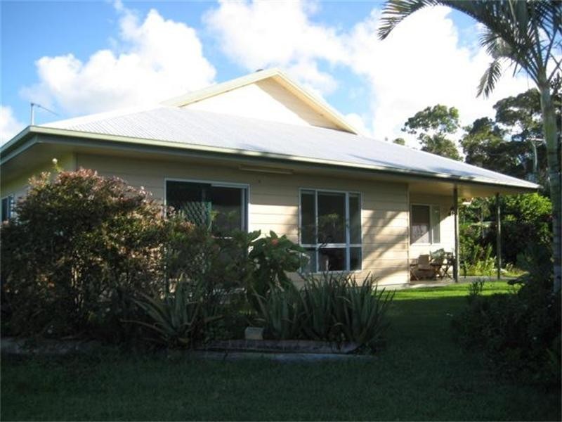 Moore Park Beach QLD 4670